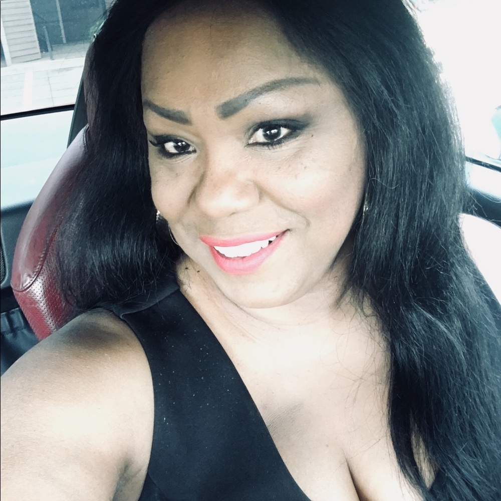 Meet your Posher, Saundra